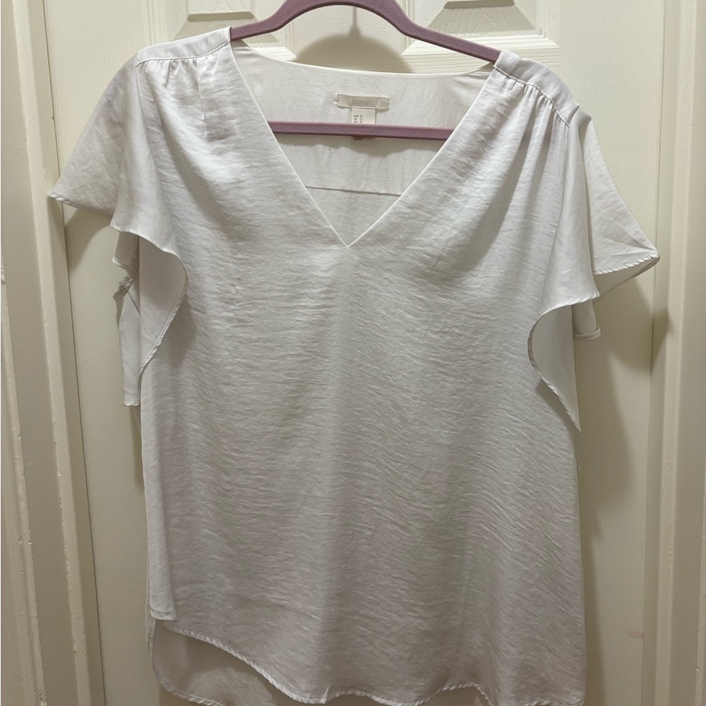 🩷H&M White Flutter Sleeve Blouse